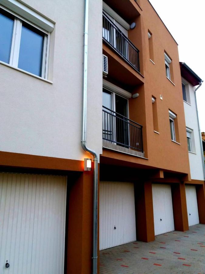 Olga Apartman Сегед Екстериор снимка